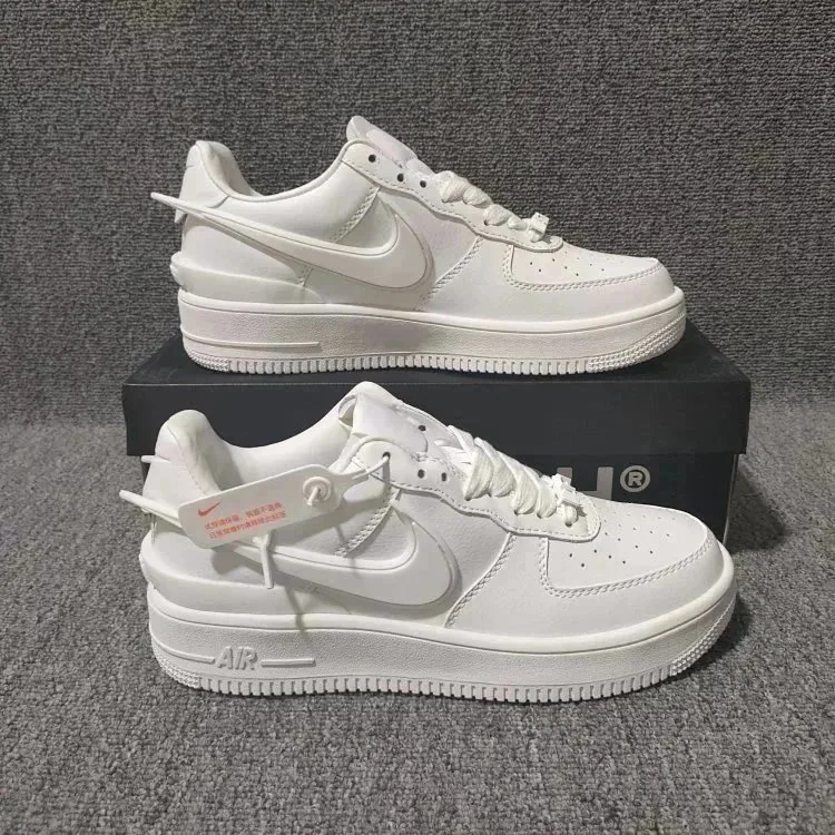 Nike Air Force 1 Trainers — Photo 2