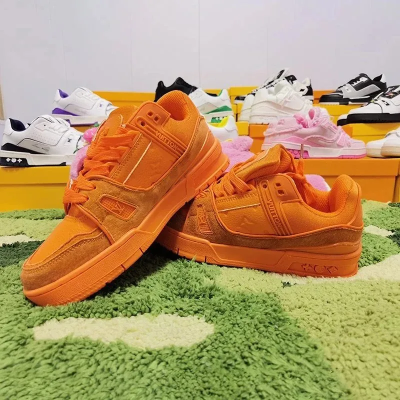 Louis Vuitton LV Trainer White Plain Sneakers — Photo 2