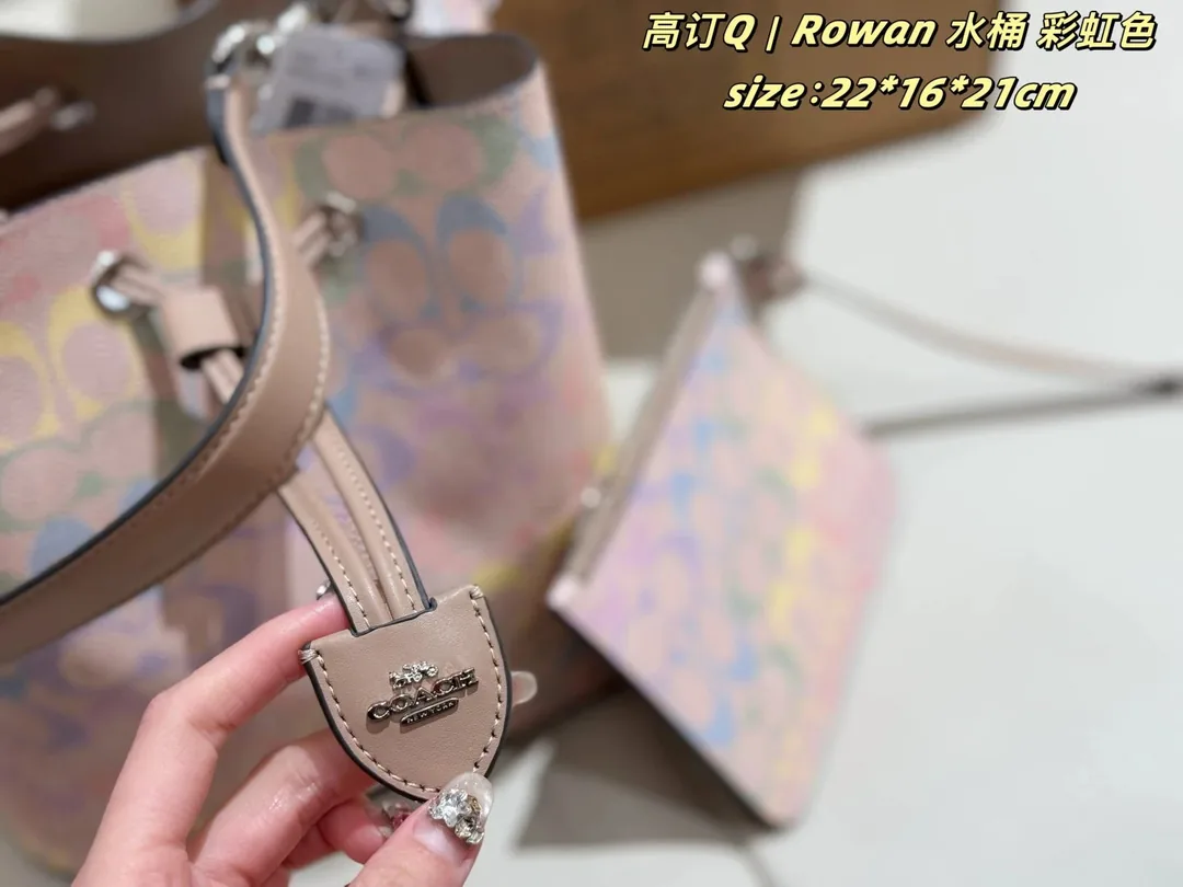 Coach Bucket Bag — QC