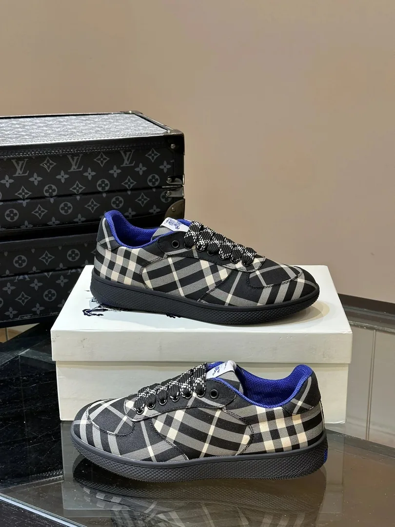 Burberry Leather Sneakers — Photo 3