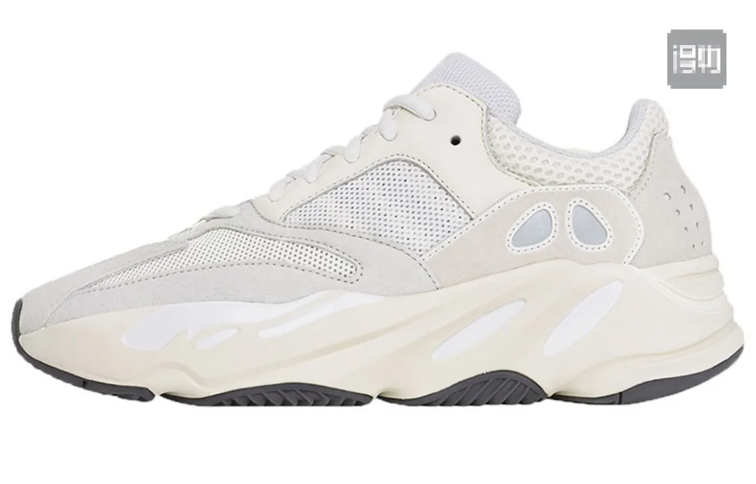Yeezy 700 V1 V2 V3 Black Sneakers — Photo 7
