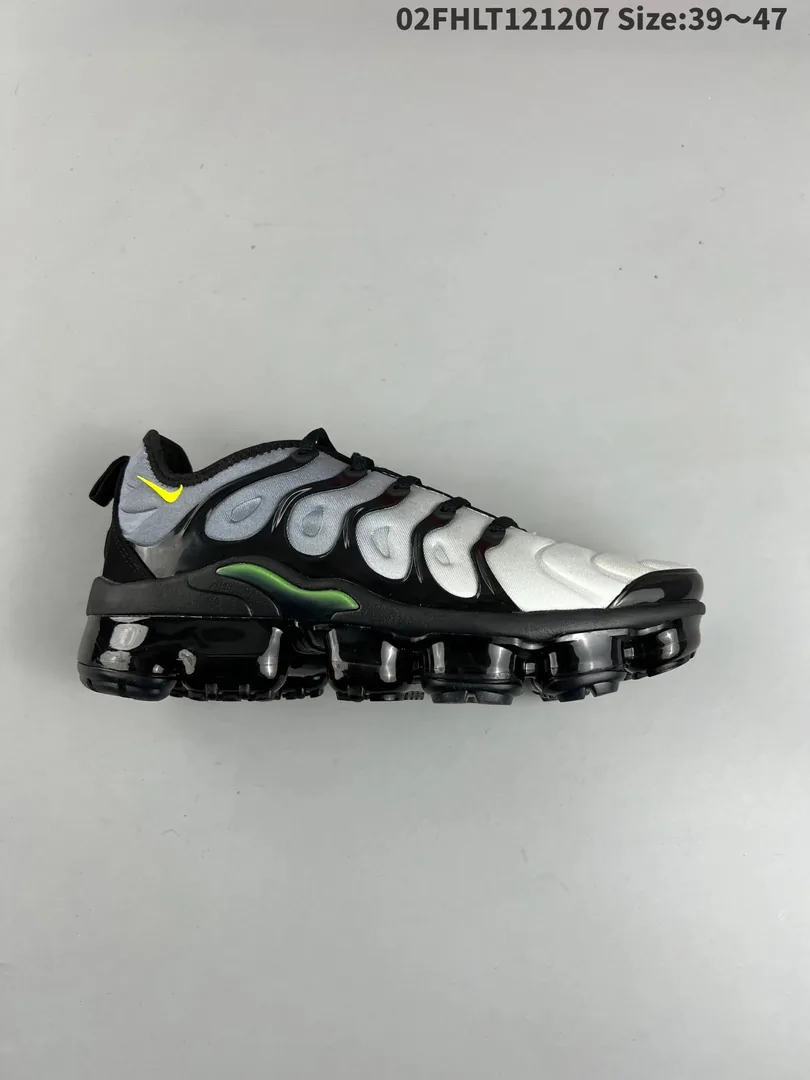 Nike Air VaporMax Plus — photo 2