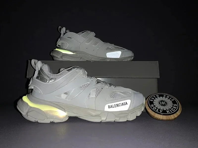 Balenciaga Track Beige Low-Top Sneakers — Photo 7