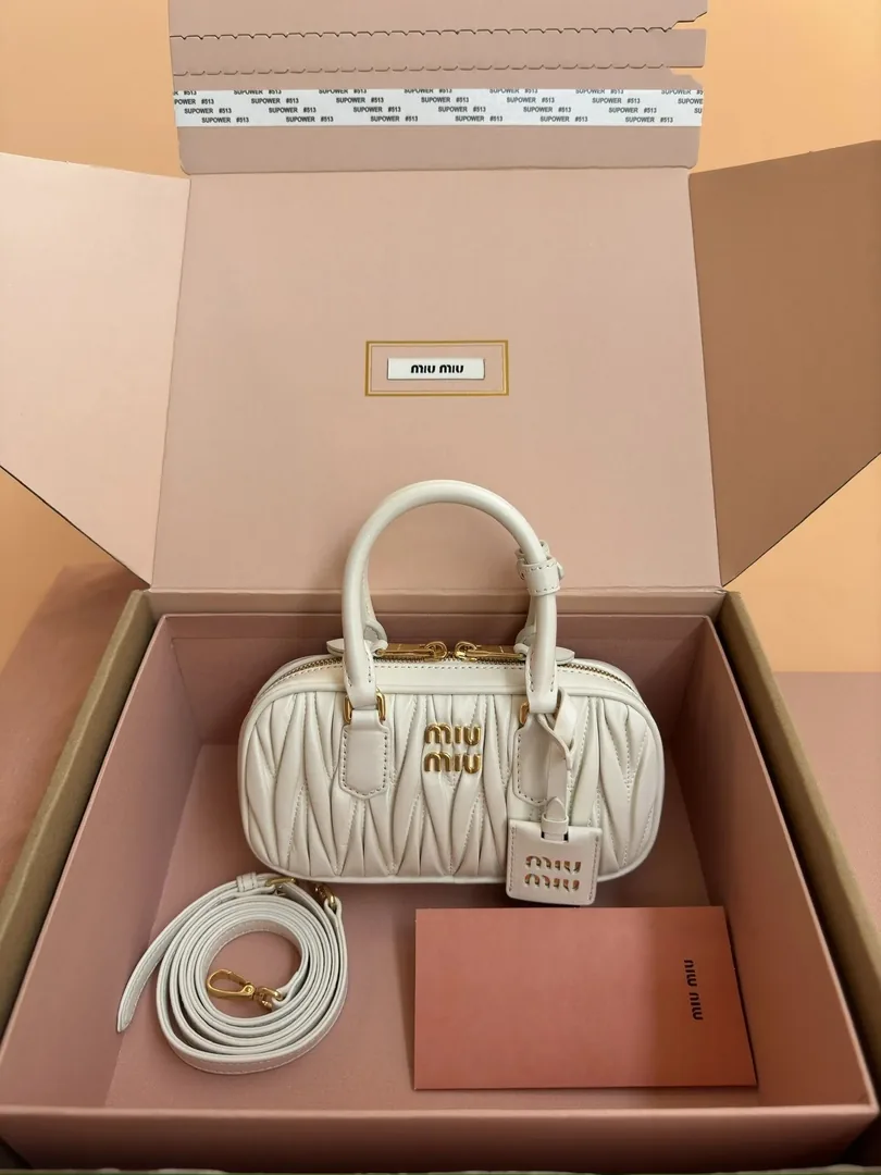 Leather Shoulder Bag — Zdjęcie 3