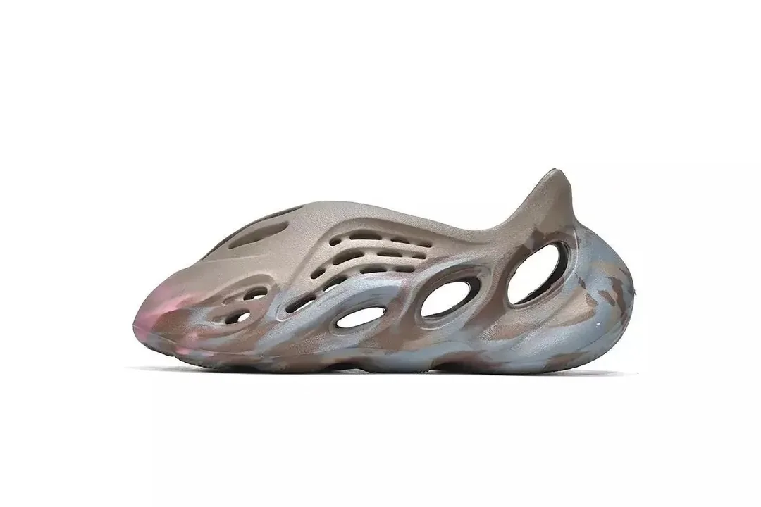 Yeezy Foam Runner Sneakers — Photo 6