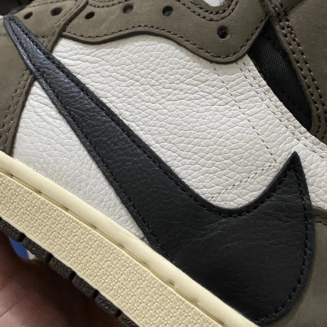 Travis Scott Air Jordan 1 High — QC