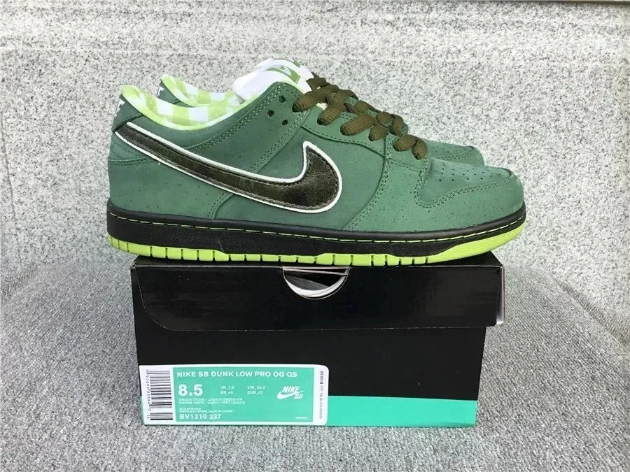 Nike SB Dunk Low Sneakers — Photo 14