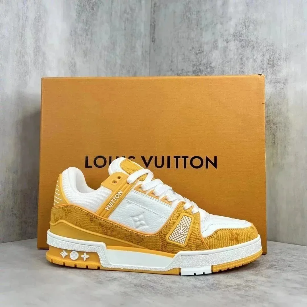 Louis Vuitton LV Trainer White Plain Trainers — Photo 13