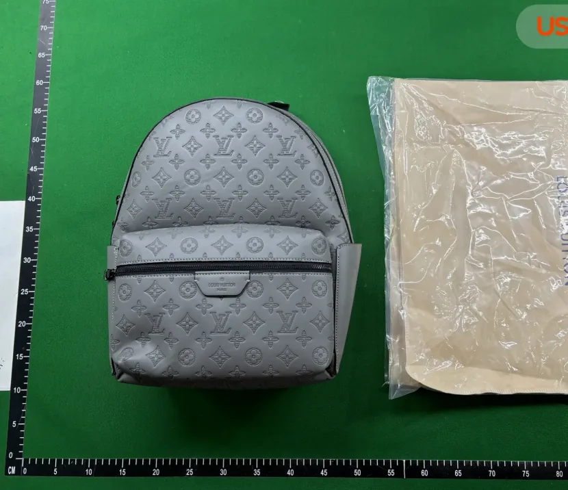 Louis Vuitton Discovery Backpack — Photo 15
