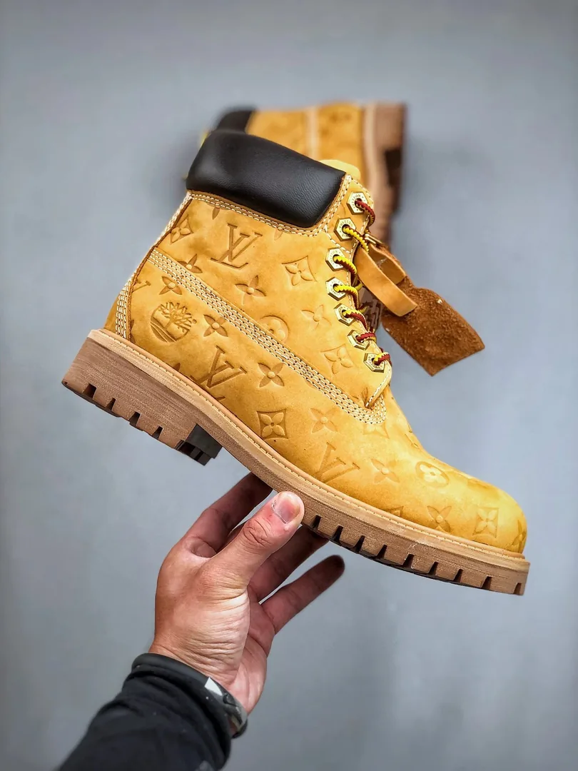 Louis Vuitton LV x Timberland Boot White Grey Print Sneakers — QC