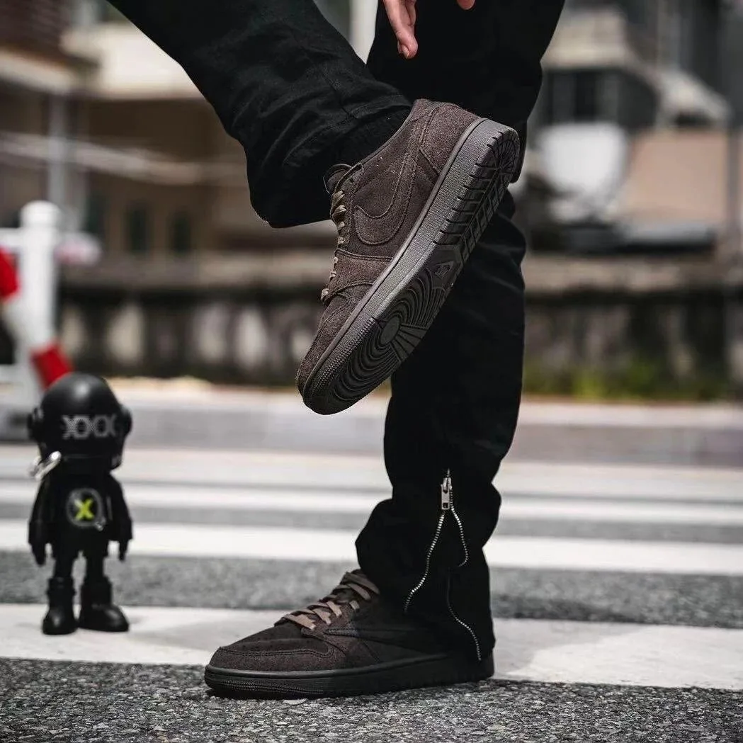 Travis Scott Air Jordan 1 Mocha — QC