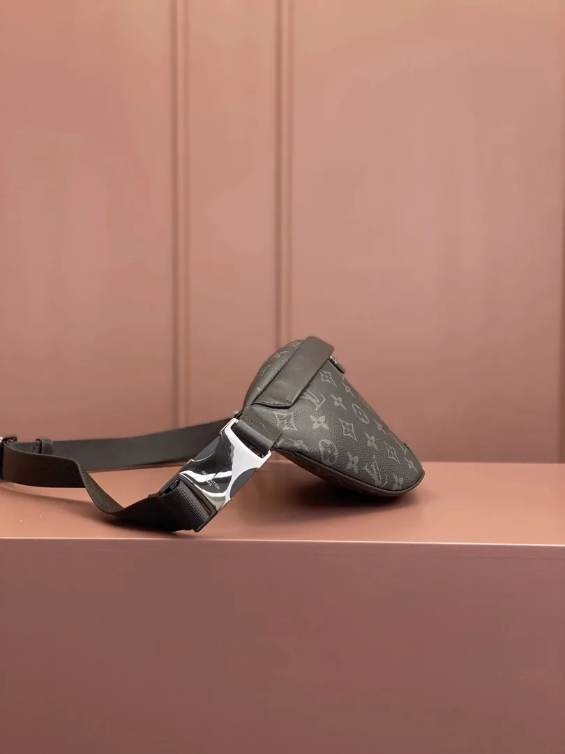 Louis Vuitton Discovery Rush Belt Bag — photo 4