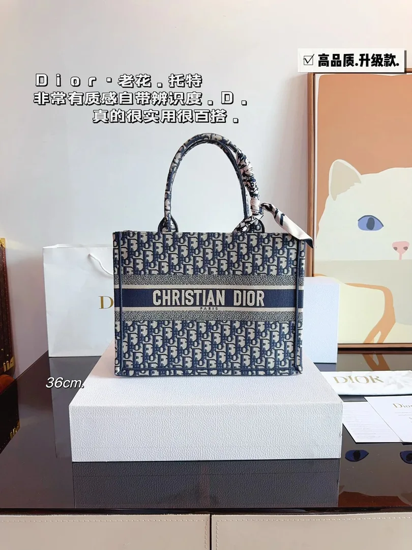 Dior Leather Tote Bag — photo 5