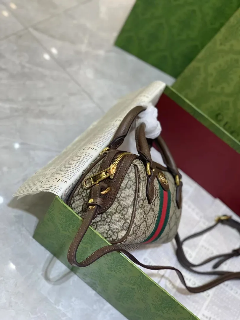 Gucci Original Leather Bag — Photo 4