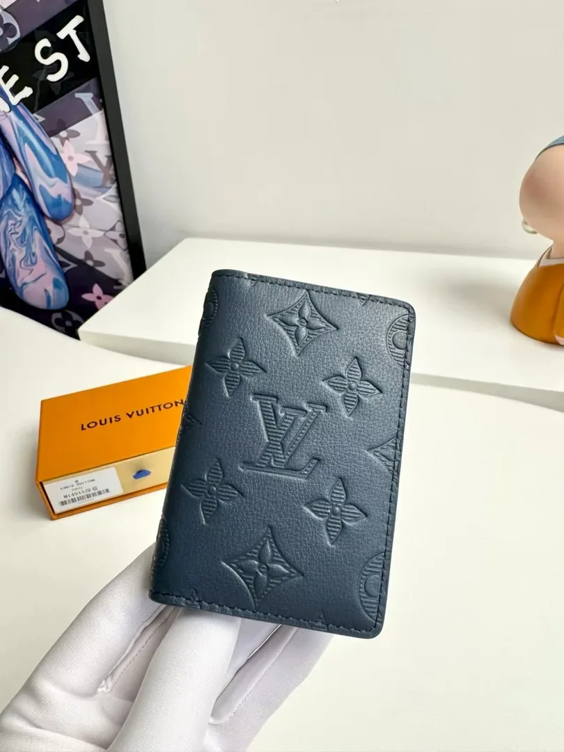 Louis Vuitton Leather Bag — photo 6