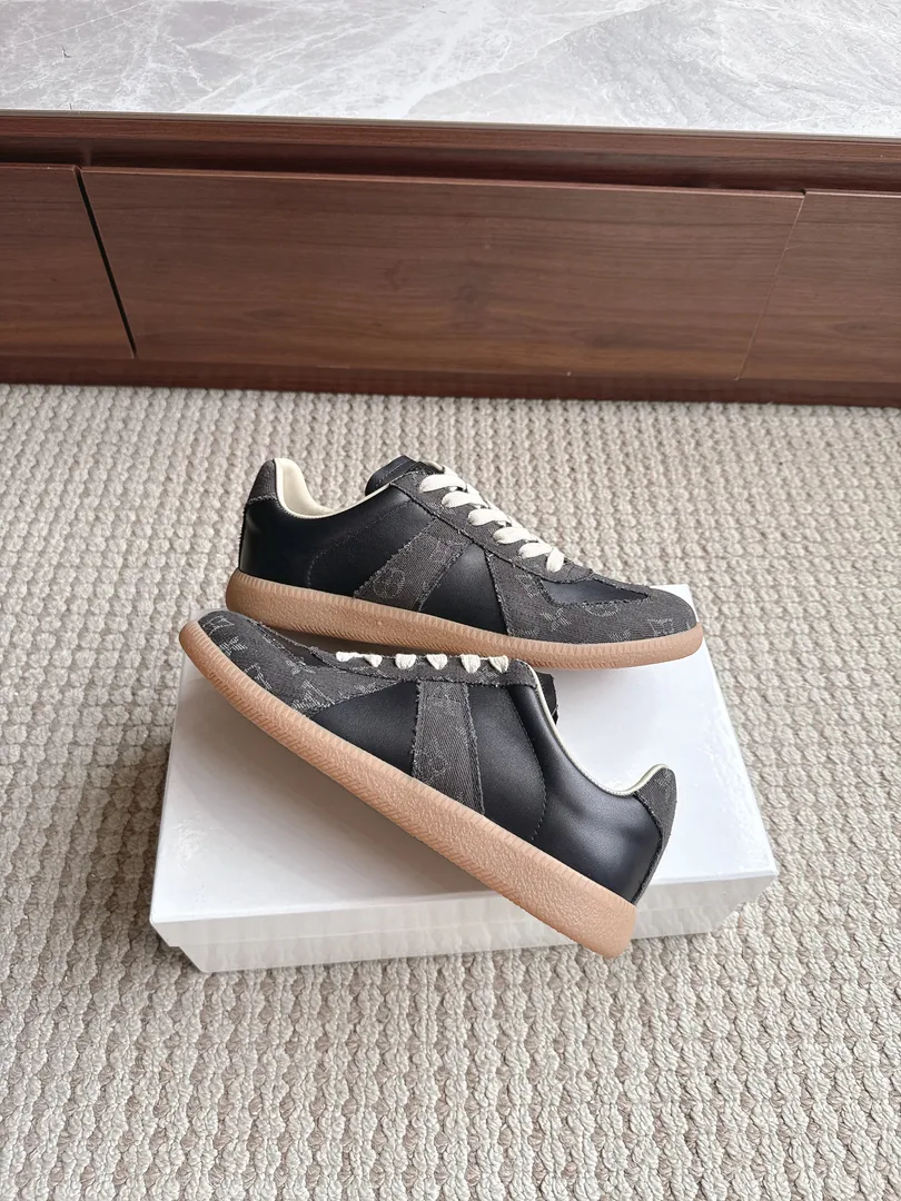 Maison Margiela Replica Black Basic Trainers — photo 5