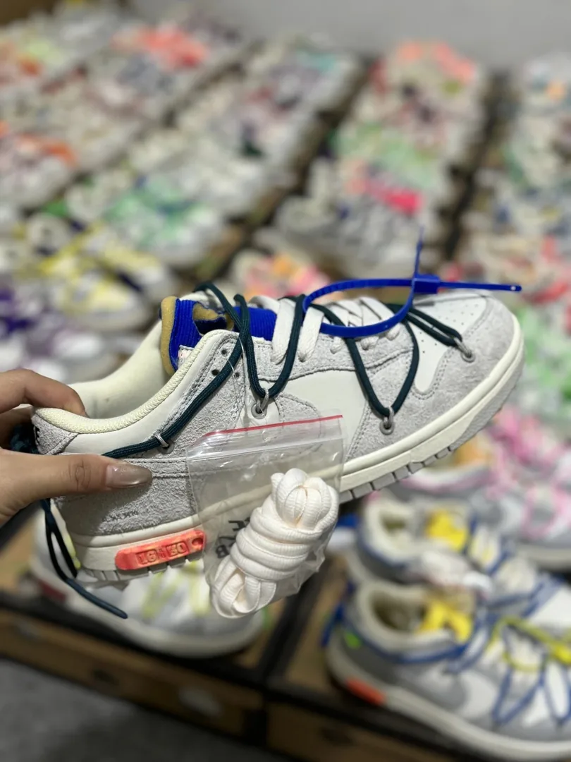 Off-White Low The 50 Sneakers — Photo 5