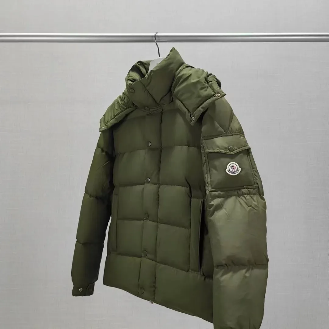 Short Hooded Down Jacket — Photo 9