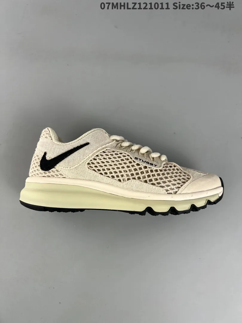 Nike White Retro Running Sneakers — Photo 10