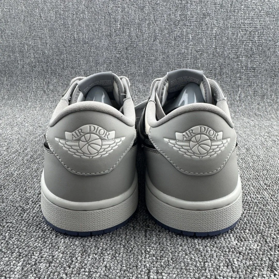 Dior Air Jordan 1 OG — photo 11