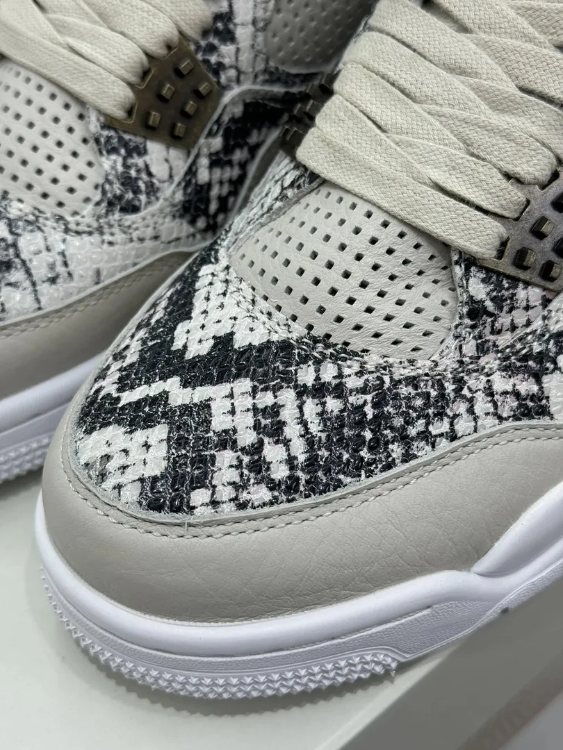 Air Jordan 4 Snakeskin Grey — Photo 14