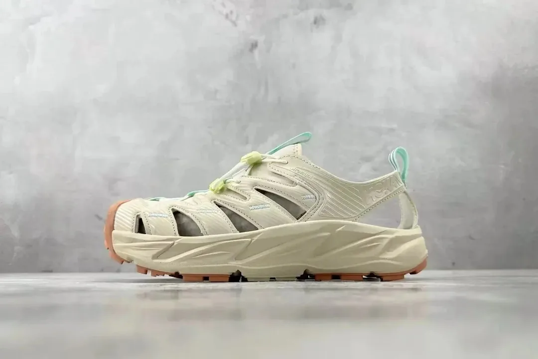 Asics White Outdoor Trail Shoes — QC