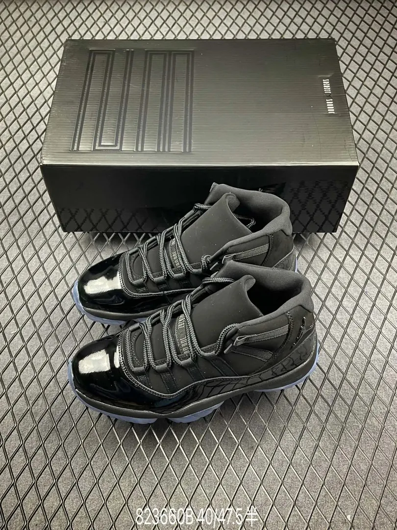Air Jordan 11 Cap and Gown — photo 9