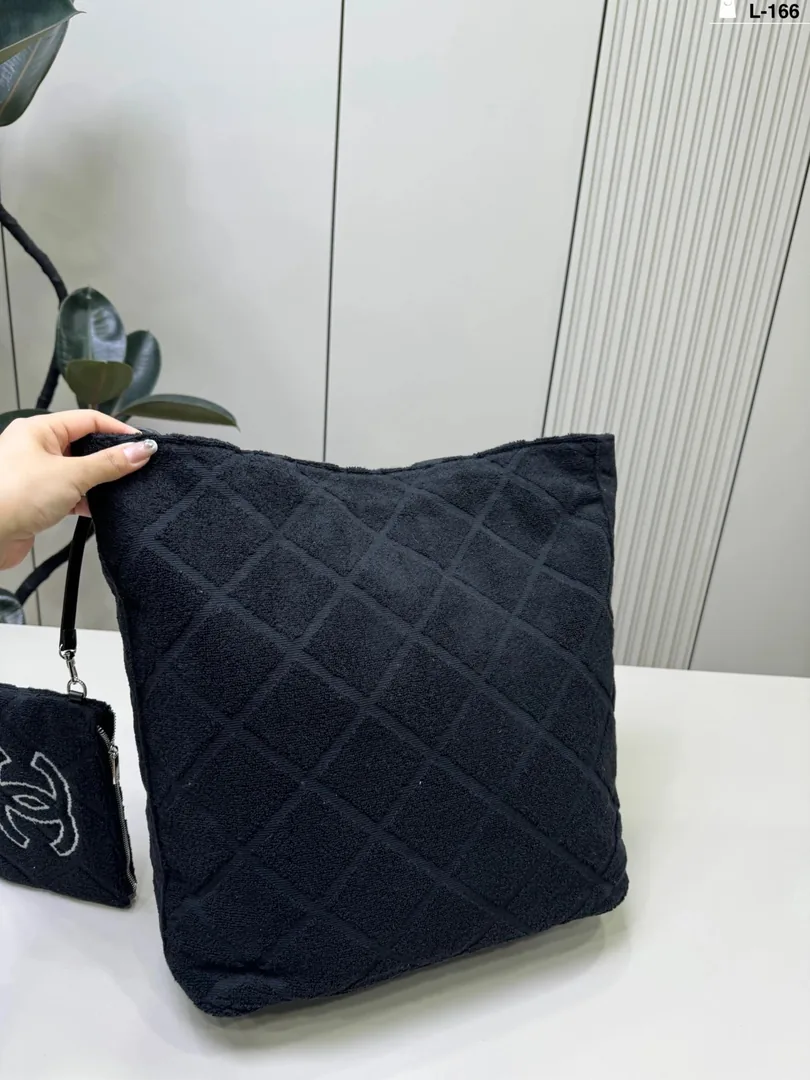 Chanel 22 Bag — photo 5