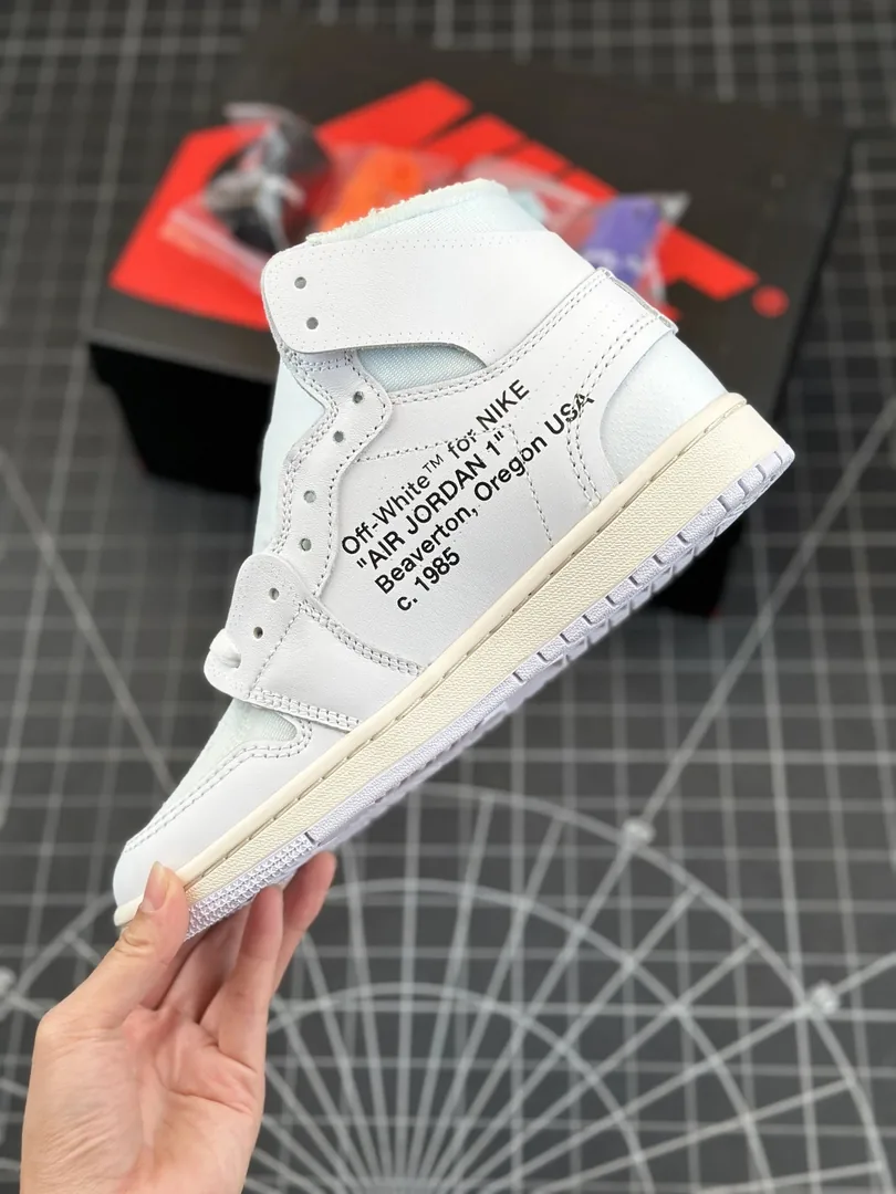 Off-White Air Jordan 1 High — Photo 7