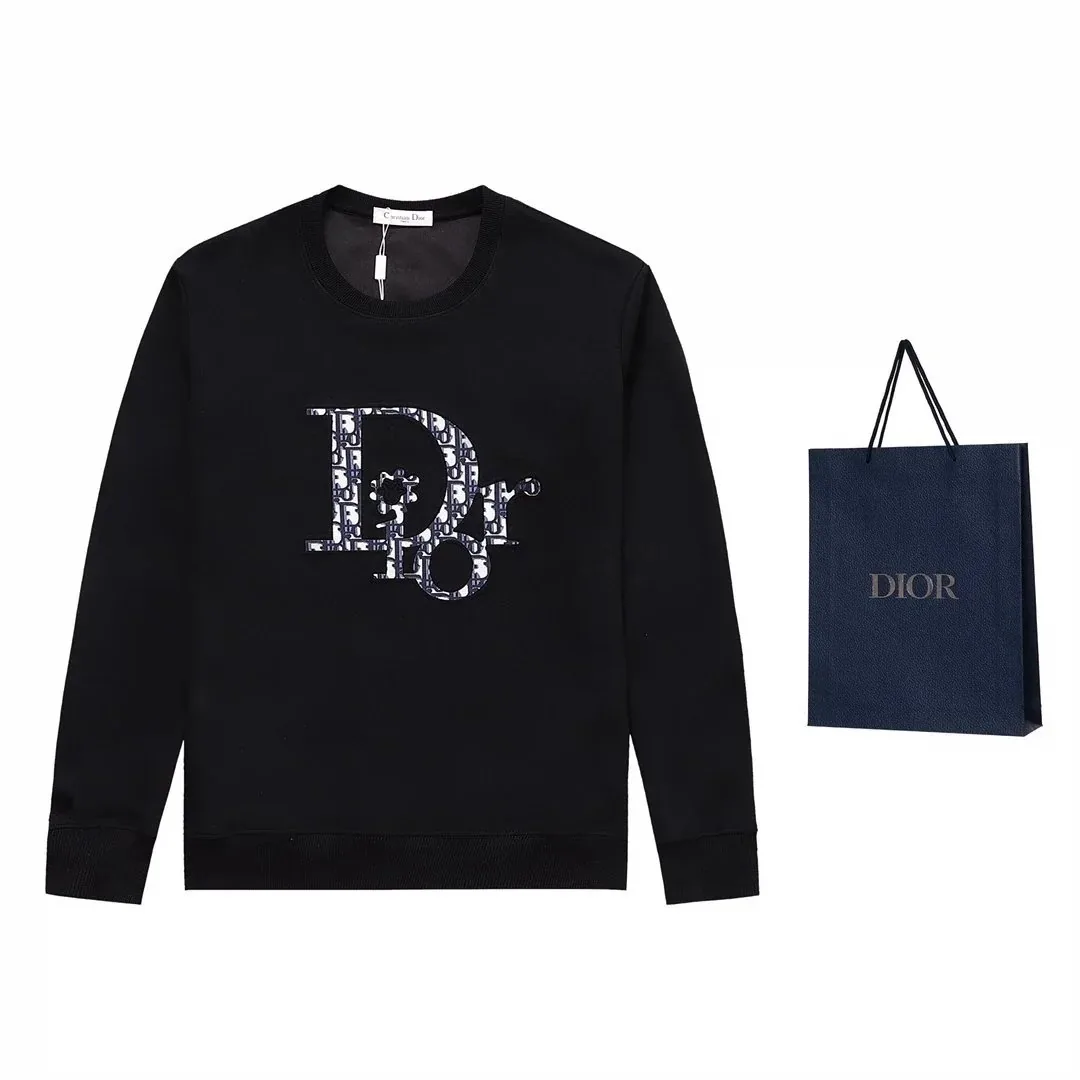 Long-Sleeve Tee — Photo 8