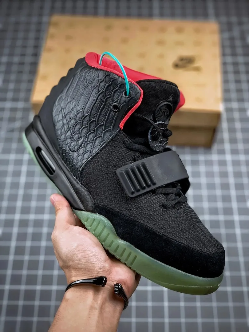 Nike Air Yeezy 1 NRG Low-Top Sneakers — photo 3