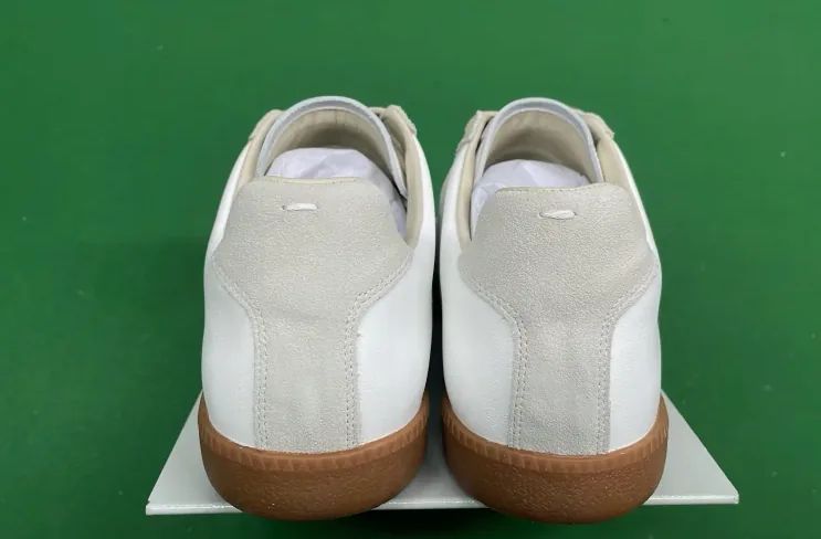 Maison Margiela Replica White Beige Suede Trainers — Photo 13
