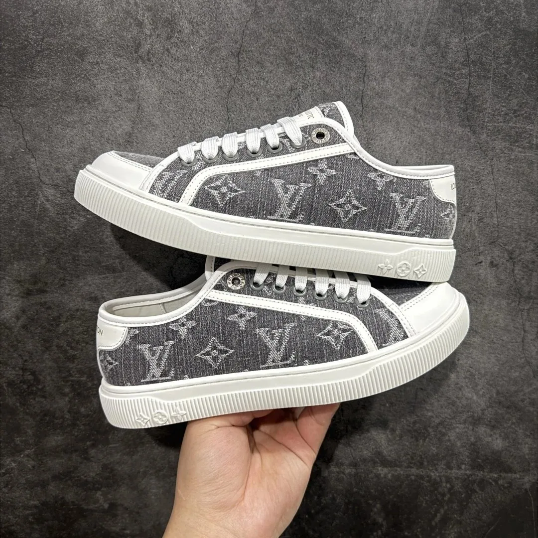 Louis Vuitton Lagoon Colorway Sneakers — photo 2