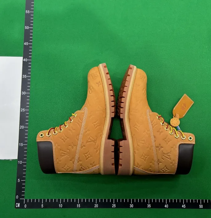 Louis Vuitton LV x Timberland Boot White Grey Print Sneakers — QC