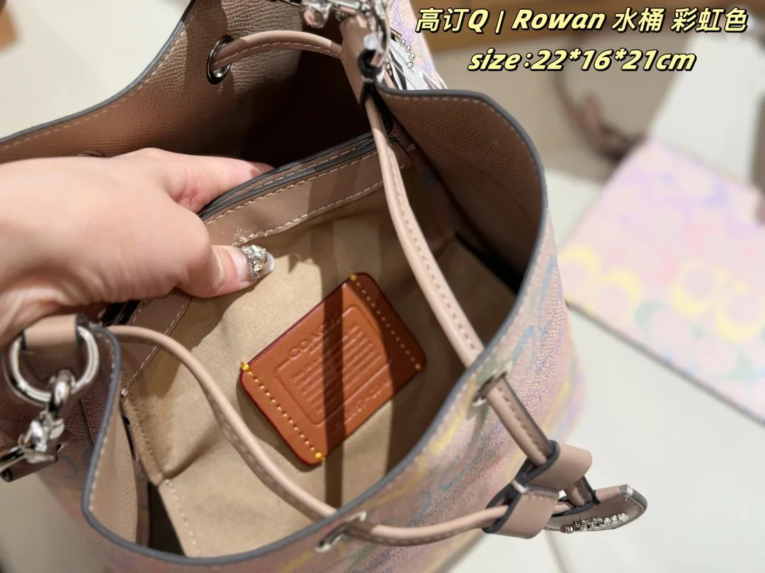 Coach Bucket Bag — photo 11