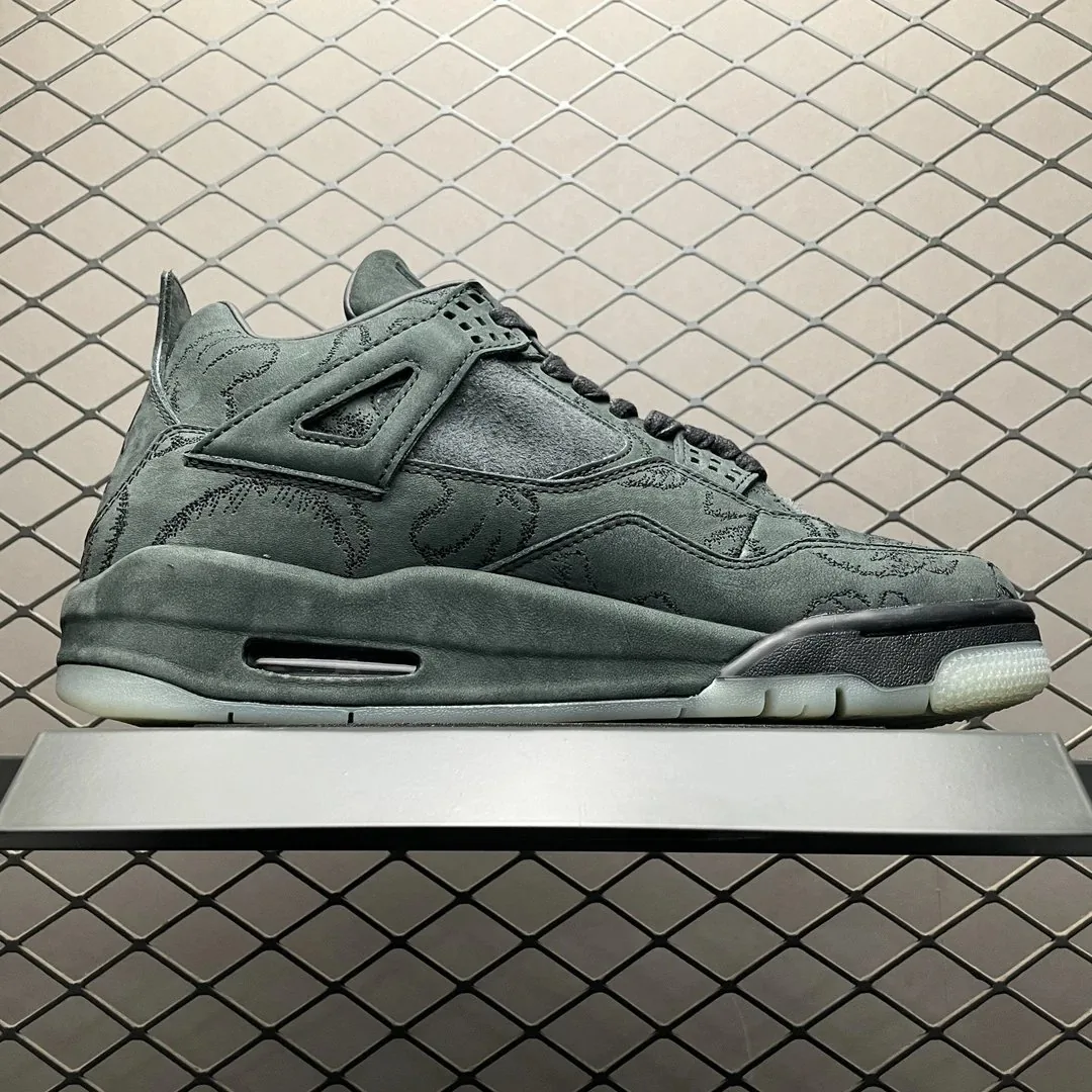 Air Jordan 4 Kaws Grey — Photo 5