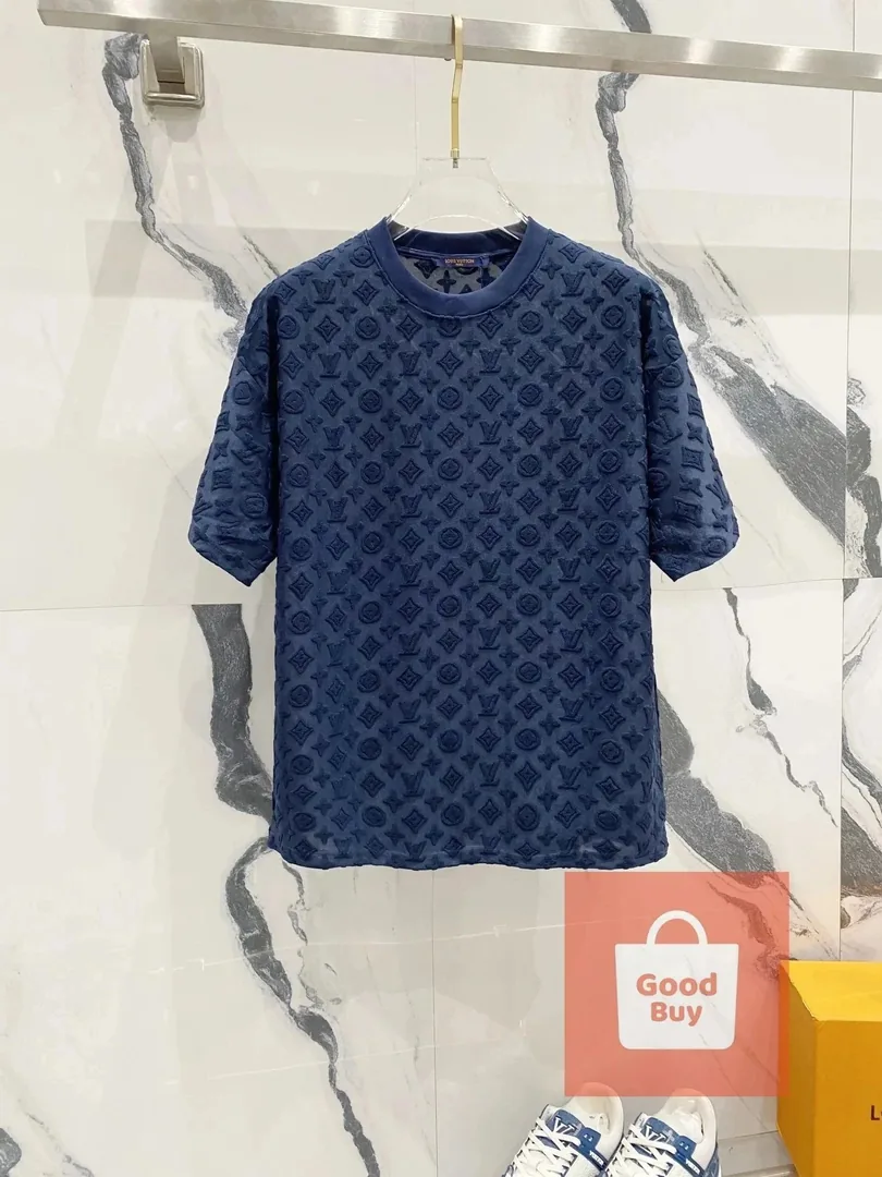 Louis Vuitton Monogram Print T-Shirt Collection — Photo 3