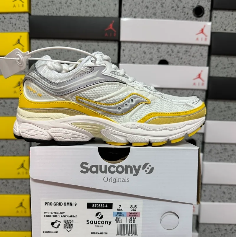 Saucony ProGrid Omni 9 Sneakers — Photo 4