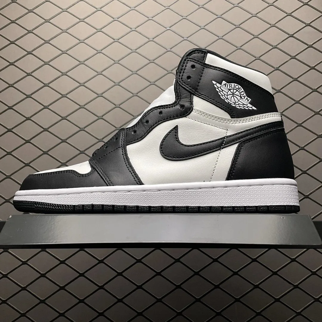 Air Jordan 1 High Red — Photo 9