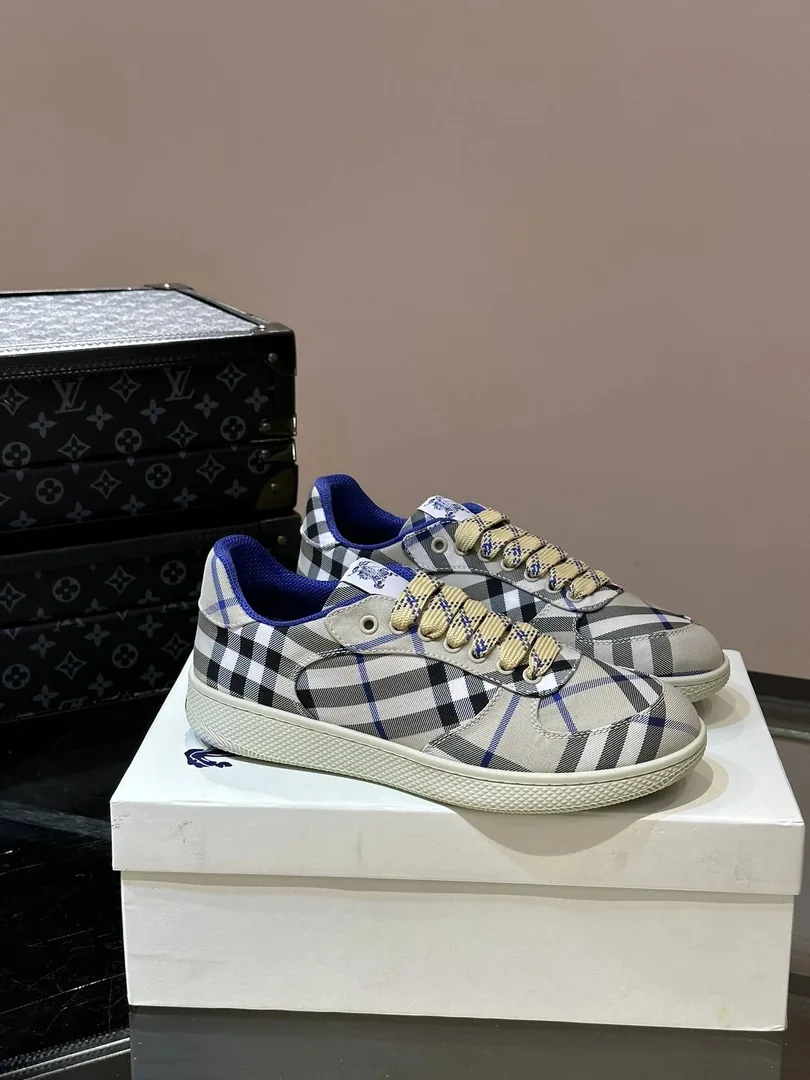 Burberry Leather Sneakers — Photo 4