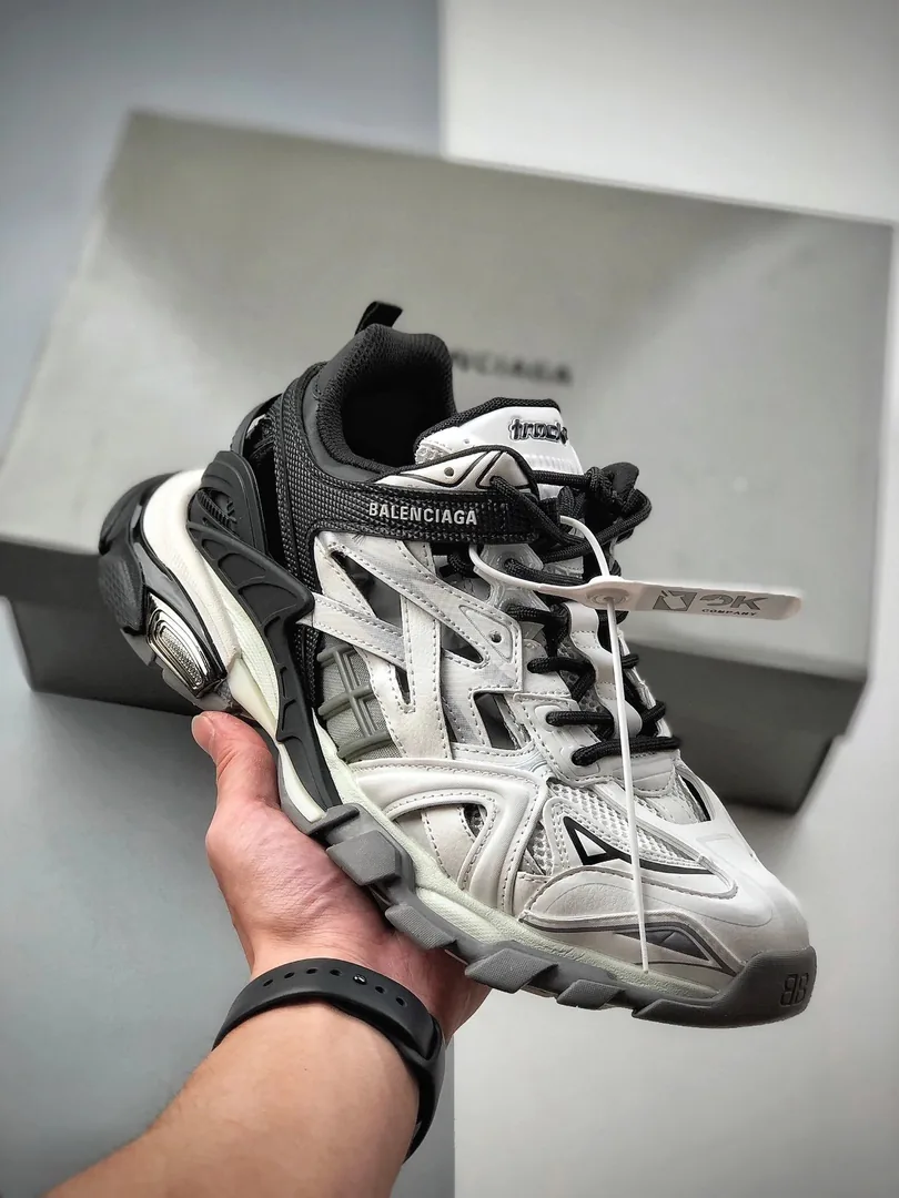 Balenciaga Track 2 Bag — Photo 4