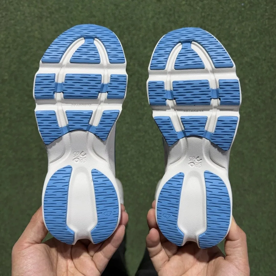 On Cloudsolo Collaboration Sneakers — photo 3
