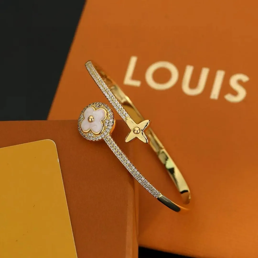 Accessory — Photo 14