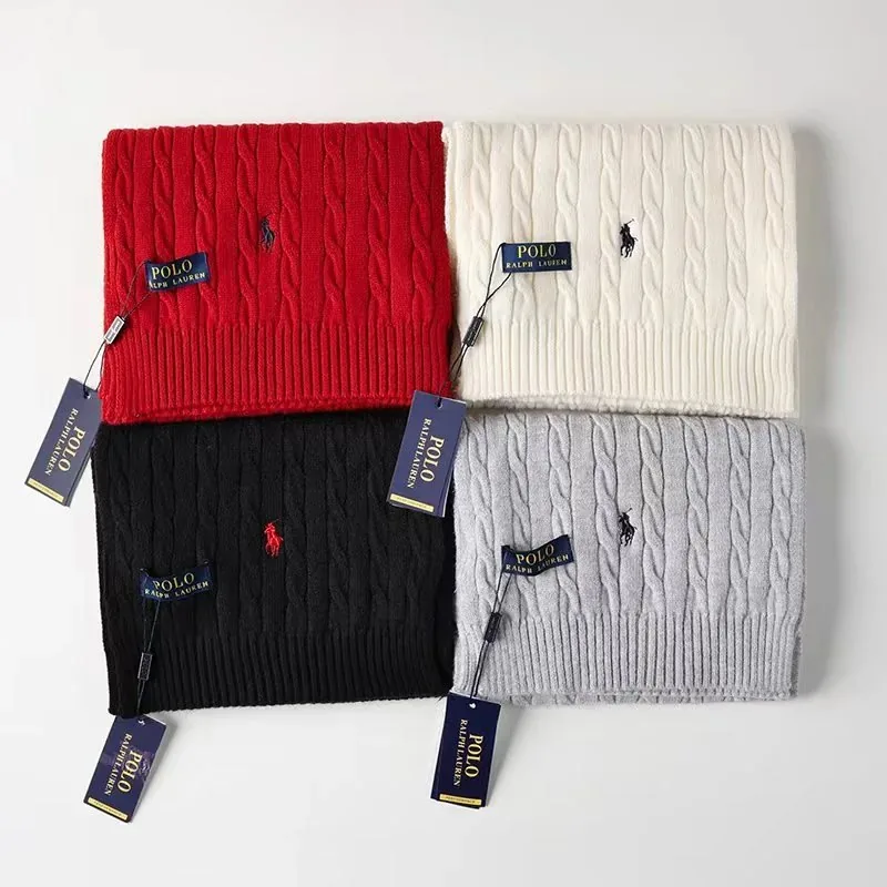 Wool Knit Beanie And Scarf — Photo 2