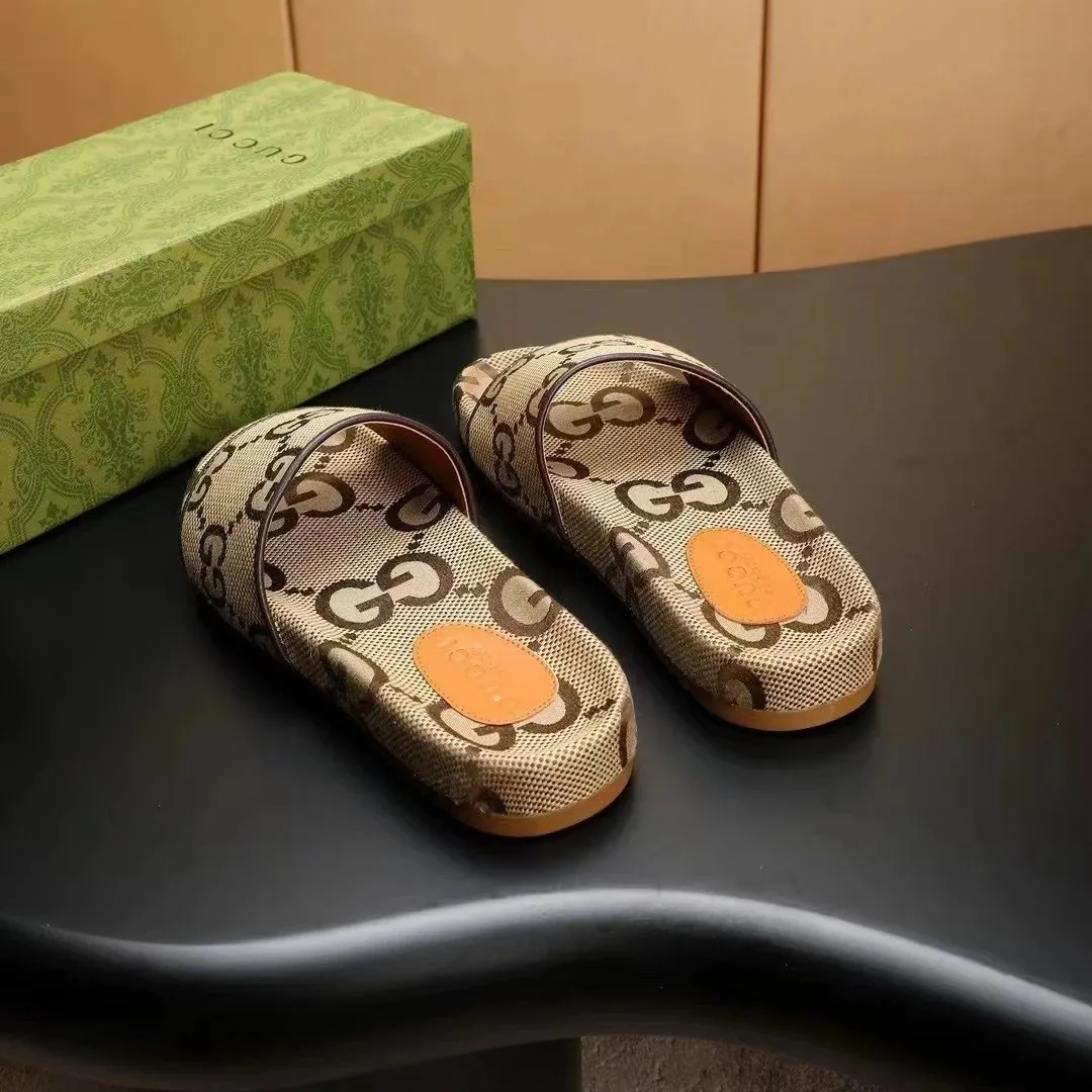 Maxi Canvas Slides — QC