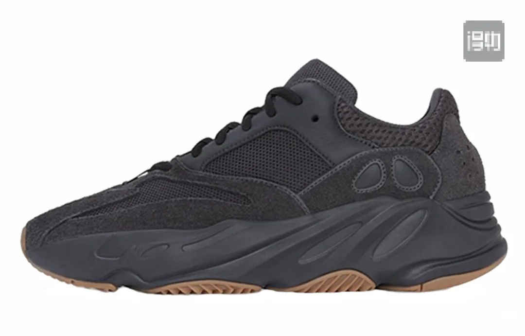 Yeezy 700 V1 V2 V3 Black Sneakers — Photo 5