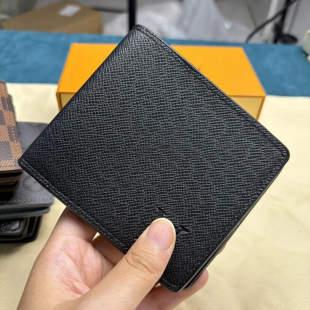 Louis Vuitton Leather Wallet — Photo 10