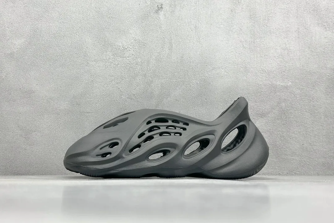 Foam Slides — Photo 5