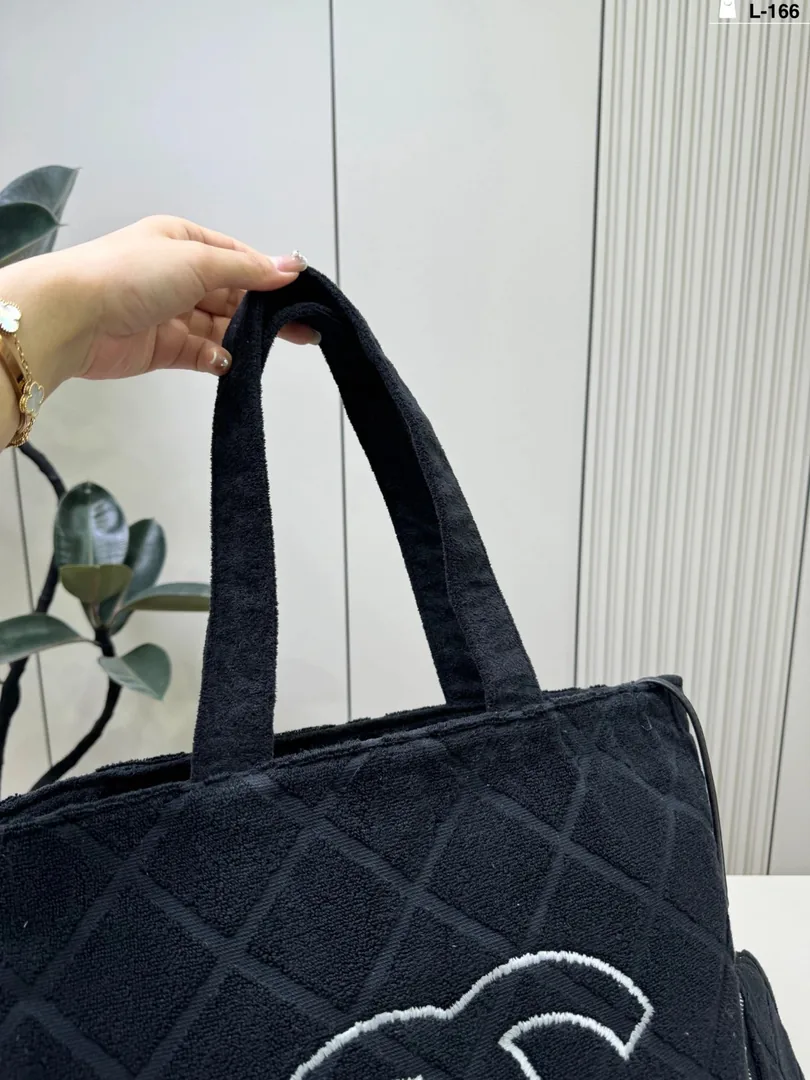 Chanel 22 Bag — photo 7