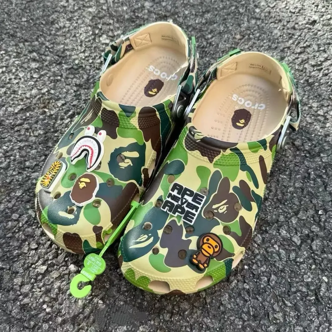 Black Clogs — Photo 3